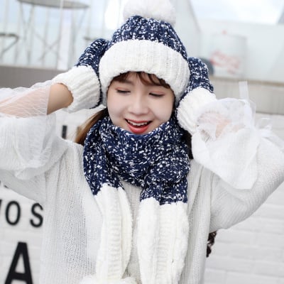 Set de Tres Piezas para Mujer: Gorro, Bufanda y Guantes