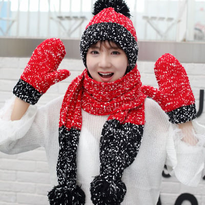 Set de Tres Piezas para Mujer: Gorro, Bufanda y Guantes