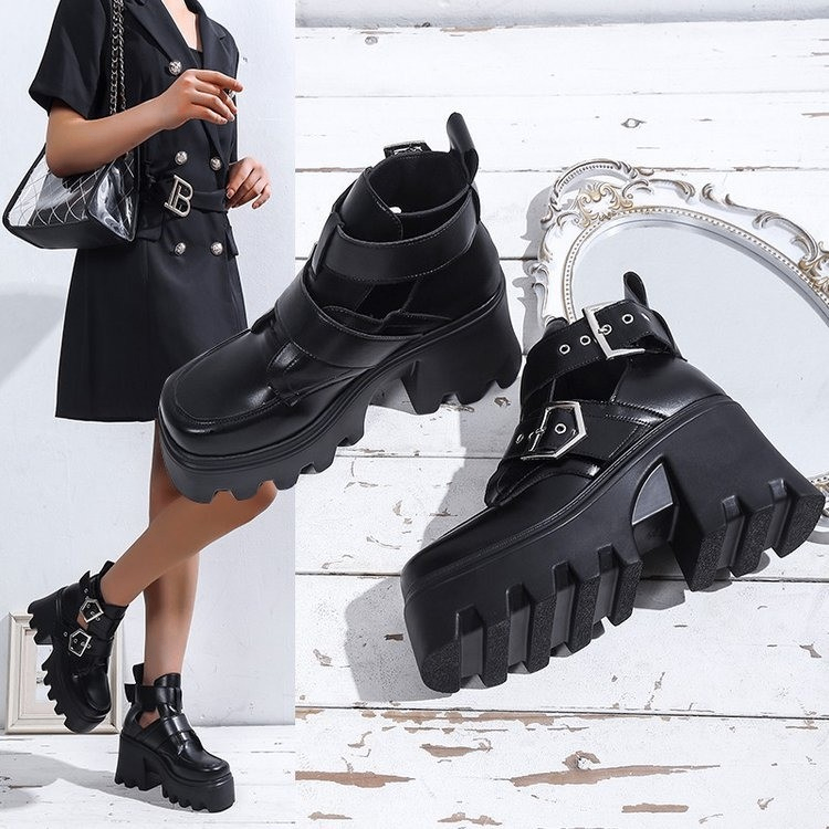 Botines con Hebilla y Cadena — Plataforma