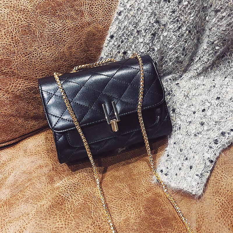 Bolso Acolchado con Cadena Dorada — Bandolera