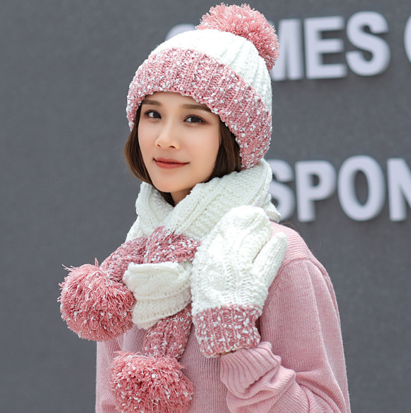 Set de Tres Piezas para Mujer: Gorro, Bufanda y Guantes